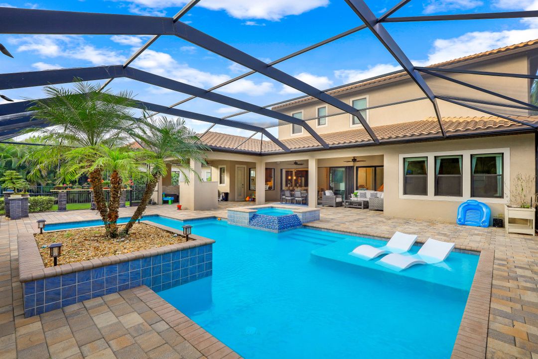 1600 Mockingbird Dr, Naples, FL 34120