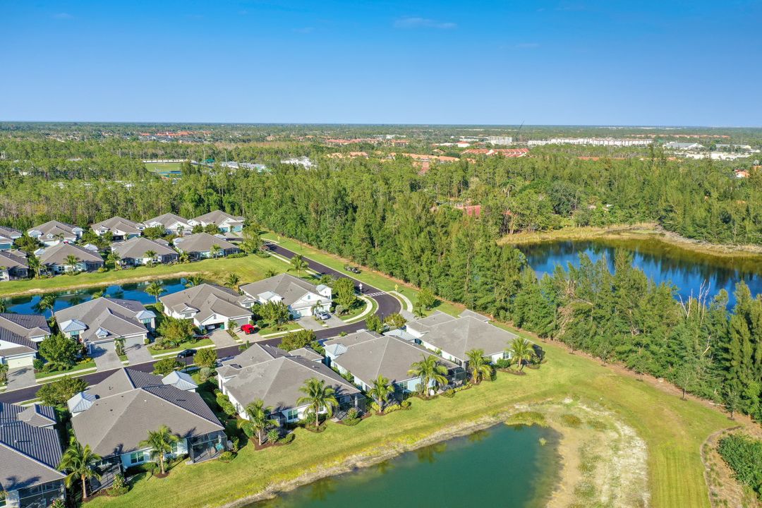 2239 Marquesa Cir, Naples, FL 34112