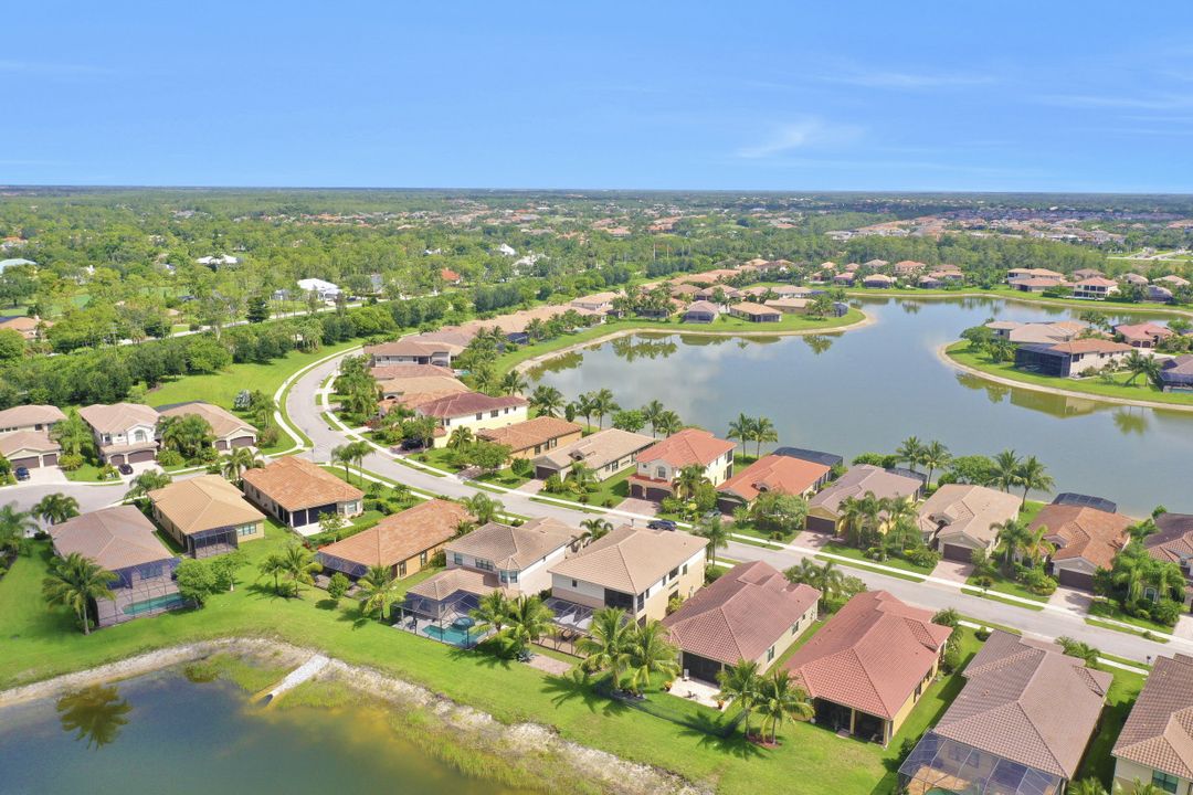 3718 Pleasant Springs Dr, Naples, FL 34119