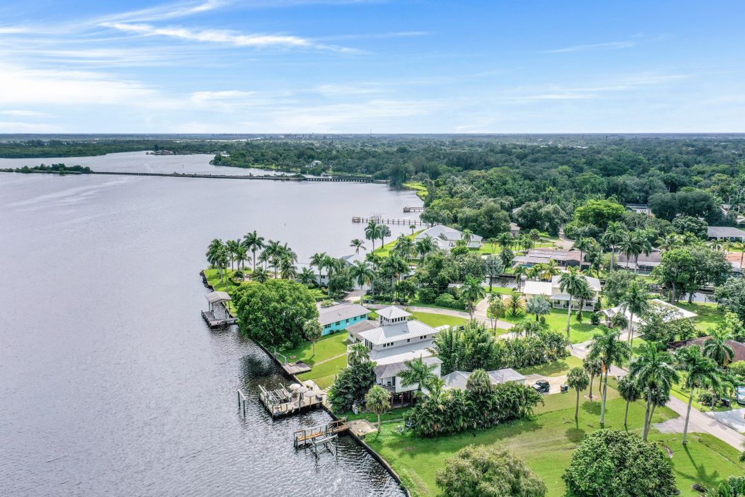 4559 E Riverside Dr, Fort Myers, FL 33905