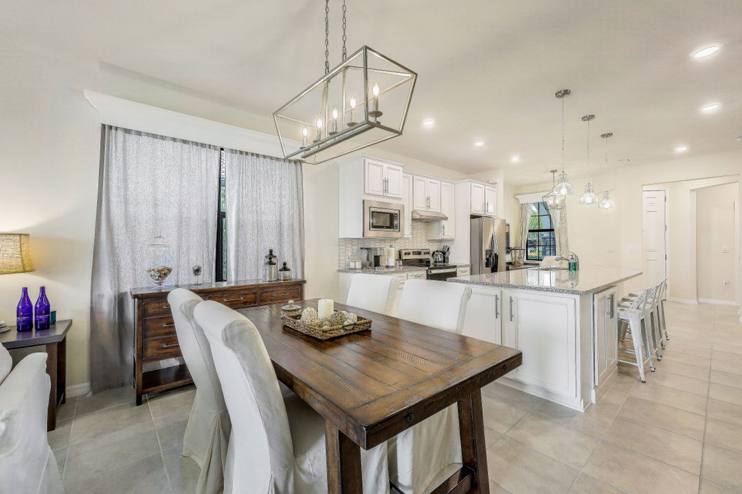 12010 Westmoreland Way, Fort Myers, FL 33913