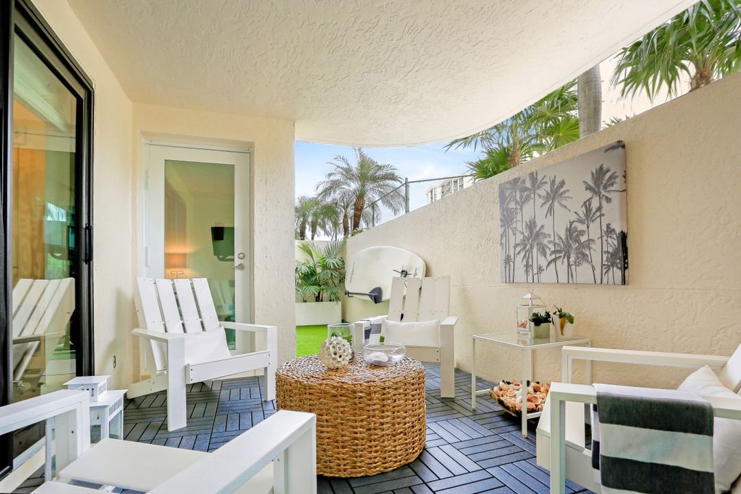 4451 Gulf Shore Blvd N #205, Naples, FL 34103