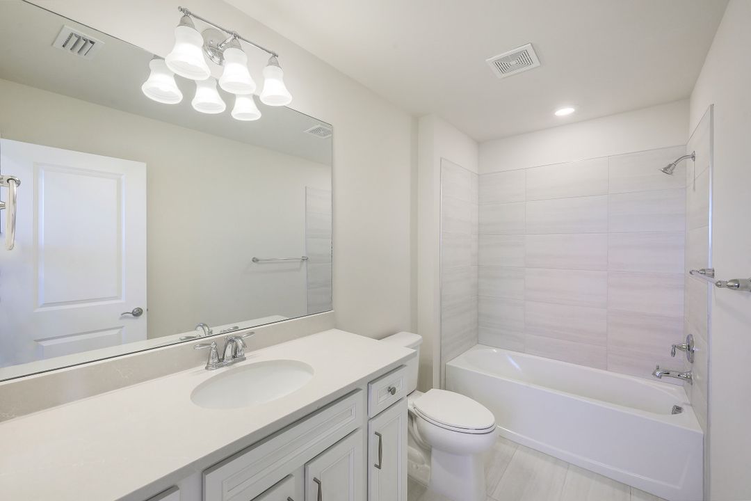 2236 Yellowfin Cir, Naples, FL 34114