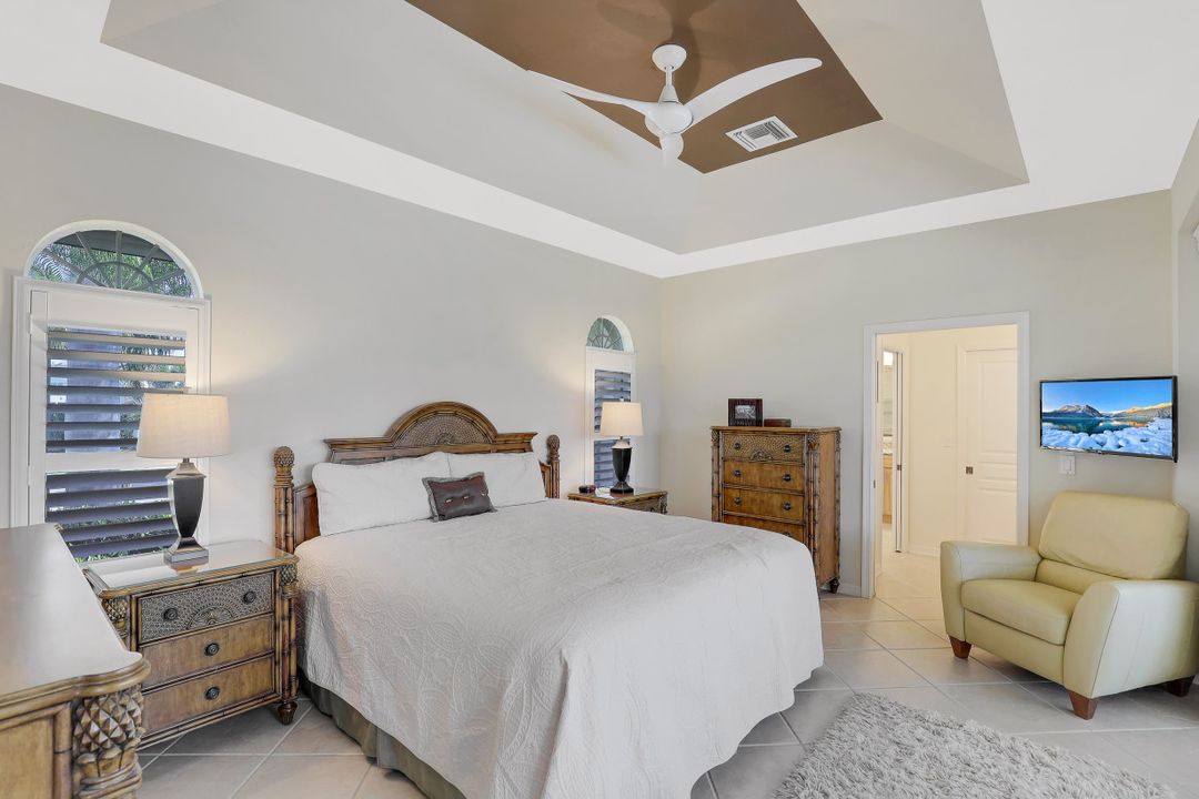 427 Swiss Ct, Marco Island, FL 34145