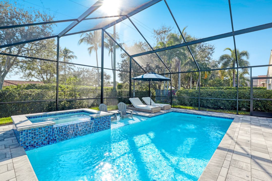 1671 Triangle Palm Terrace, Naples, FL 34119