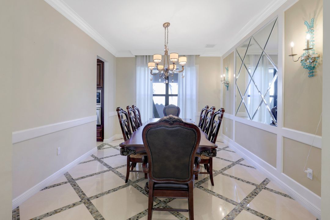 3642 Santaren Ct, Naples, FL 34119