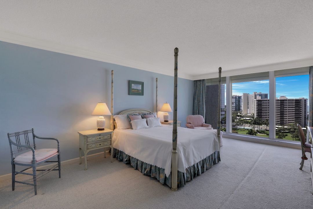 4051 Gulf Shore Blvd N #1204, Naples, FL 34103