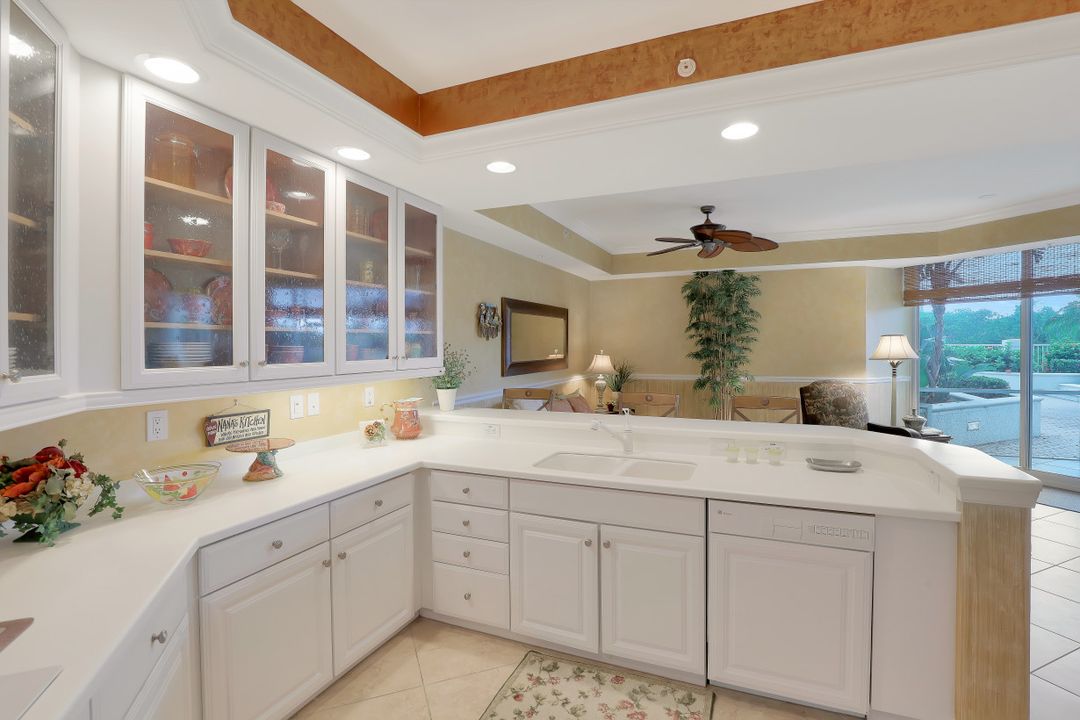 295 Grande Way #2, Naples, FL 34110