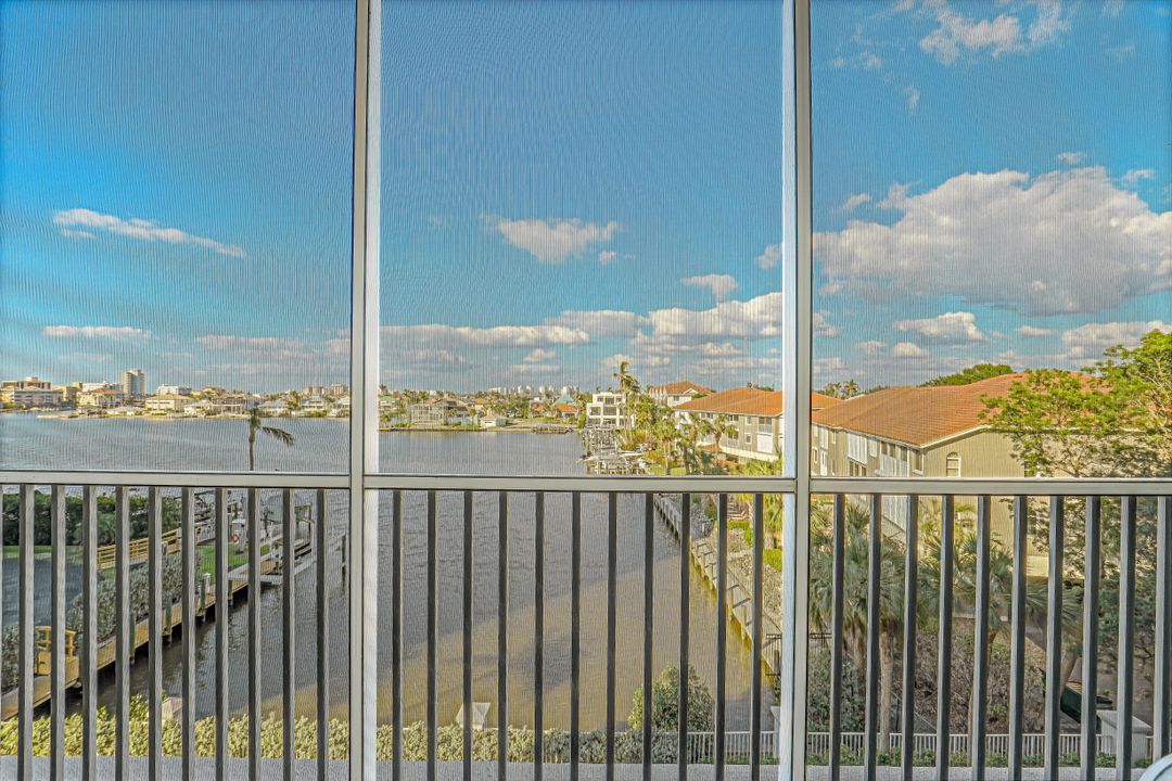 450 Launch Cir #402, Naples, FL 34108