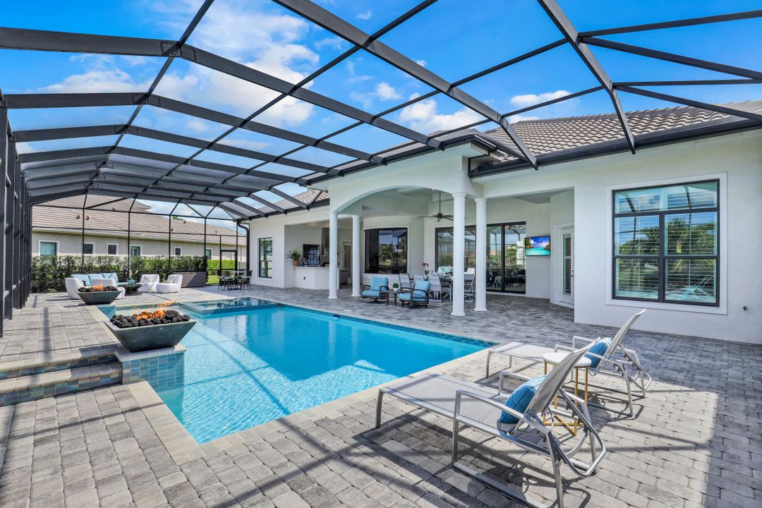 9011 Arrezo Ct, Naples, FL 34119