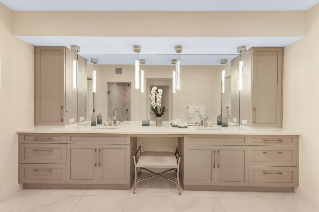 8171 Bay Colony Dr #1103, Naples, FL 34108