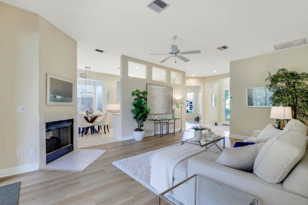 6082 Highwood Park Ct, Naples, FL 34110