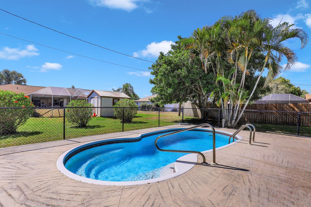 924 SE 15th St, Cape Coral, FL 33990