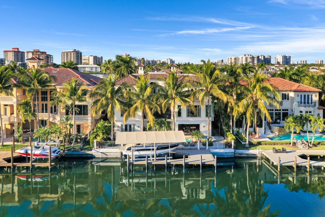 172 Seabreeze Ave, Naples, FL 34108