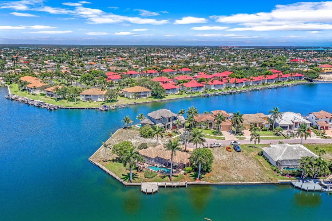 160 S Seas Ct, Marco Island, FL 34145