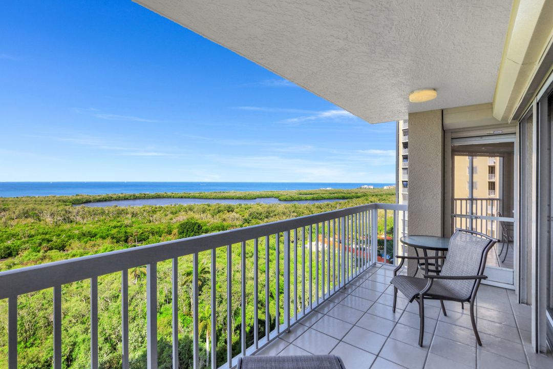 6585 Nicholas Blvd #1405, Naples, FL 34108