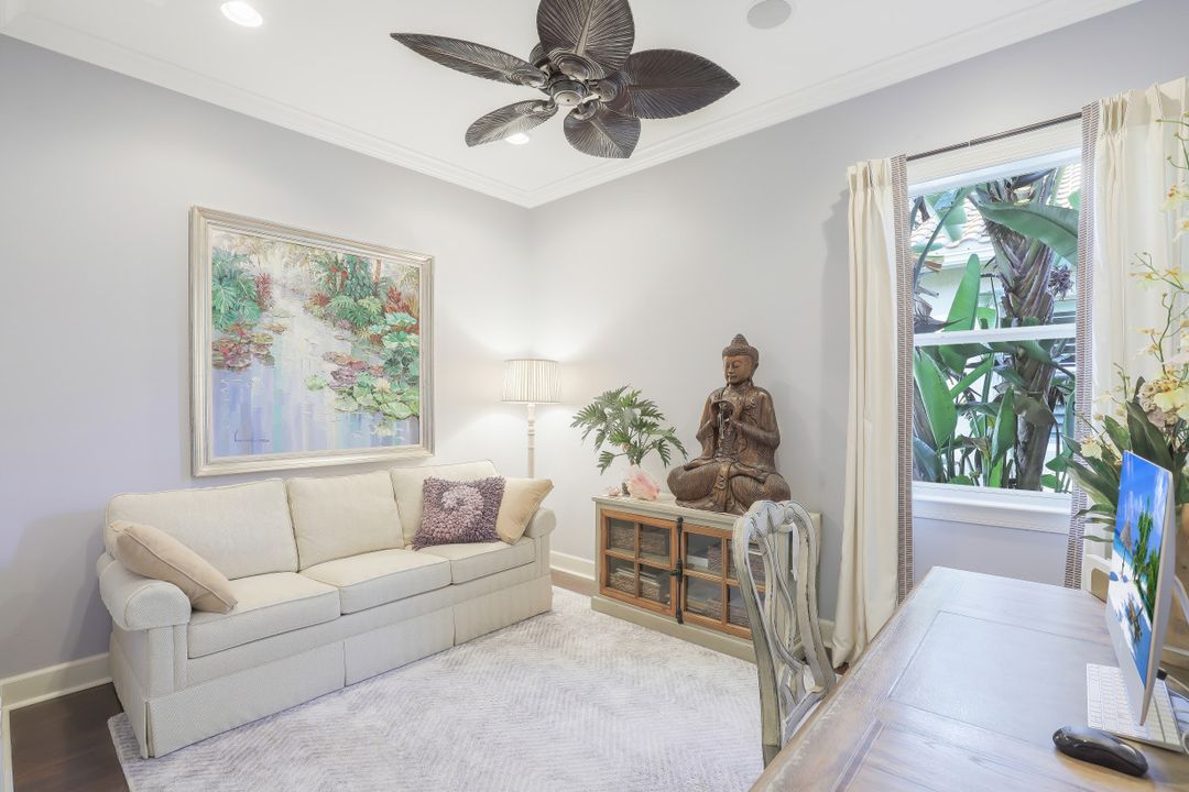 9090 Limestone Ln, Naples, FL 34120