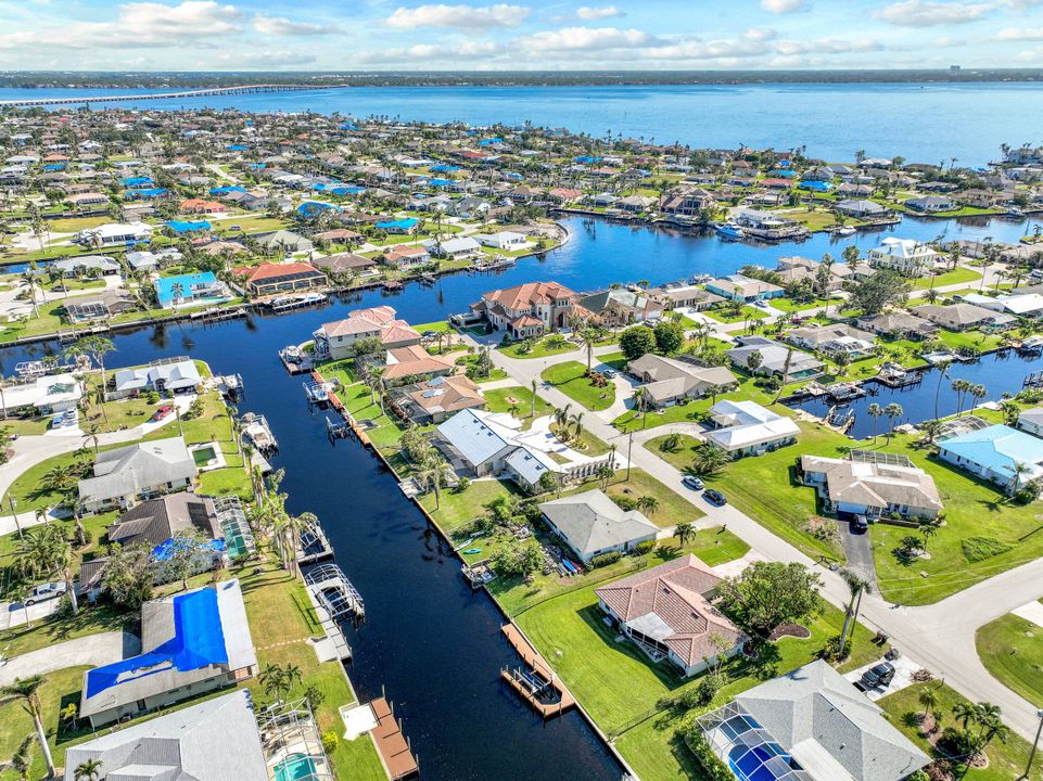 2101 SE 25th Ln, Cape Coral, FL 33904