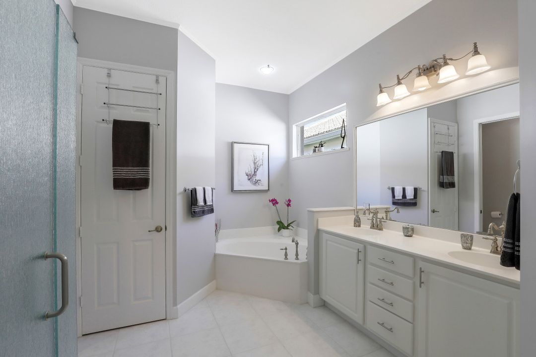 6251 Ashwood Ln, Naples, FL 34110