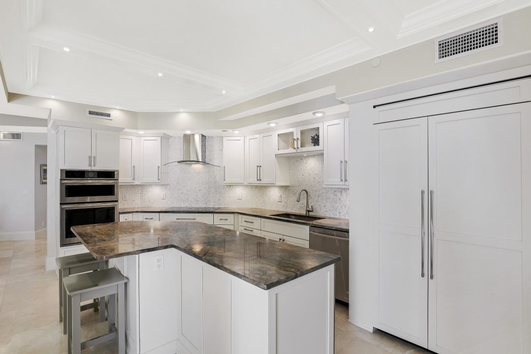 980 Cape Marco Dr #906, Marco Island, FL 34145