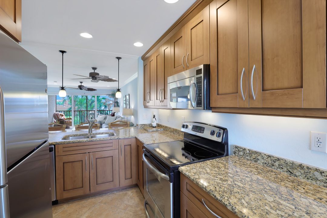 750 W Elkcam Cir #316, Marco Island, FL 34145