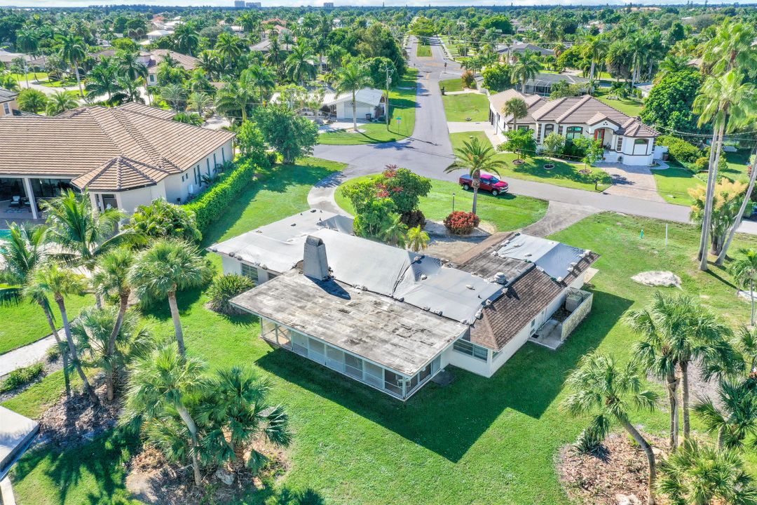 5271 Nautilus Dr, Cape Coral, FL 33904