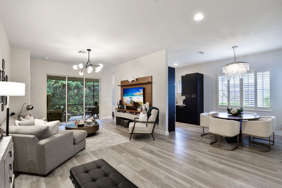 762 Vistana Cir, Naples, FL 34119