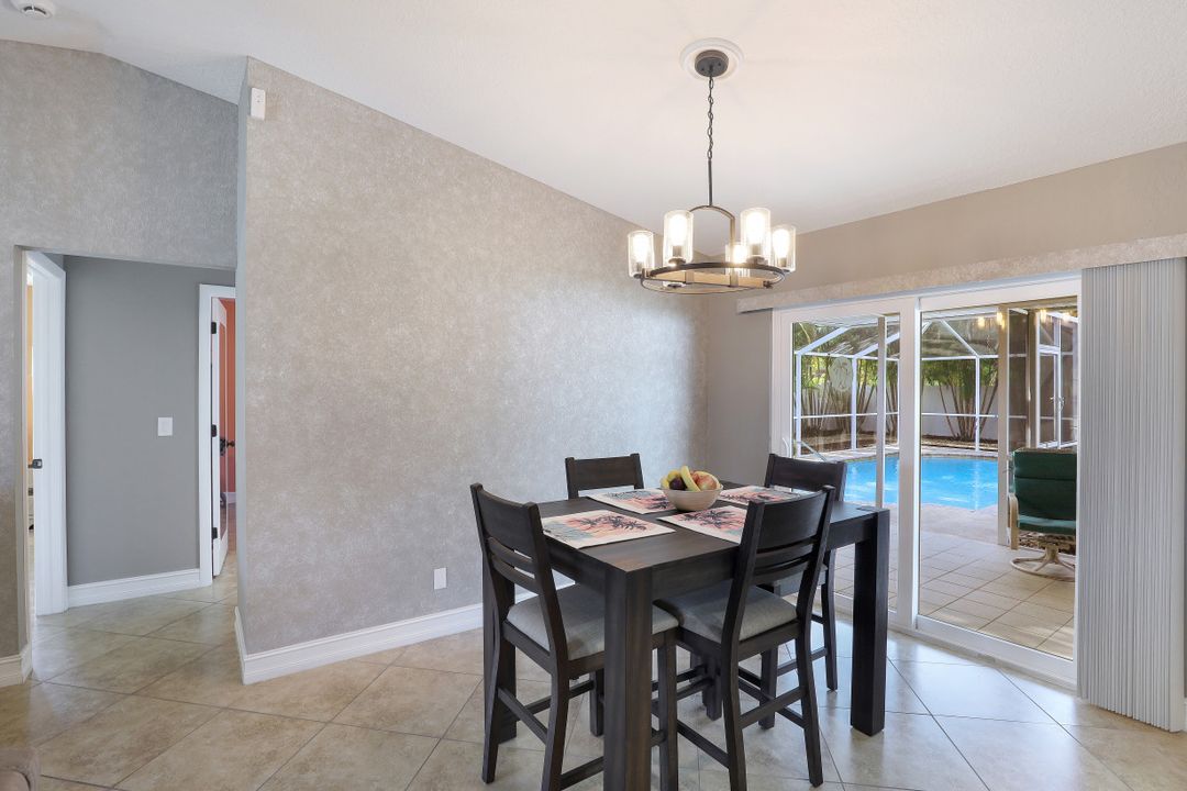 2208 Viscaya Pkwy, Cape Coral, FL 33990