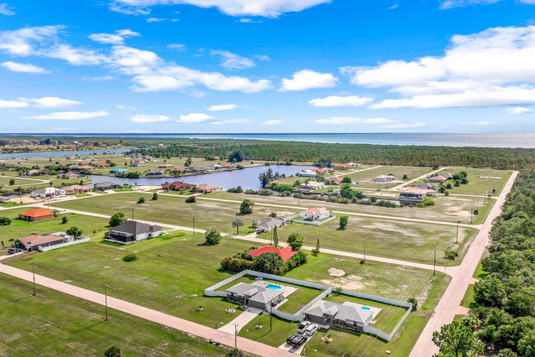 4020 NW 41st Pl, Cape Coral, FL 33993