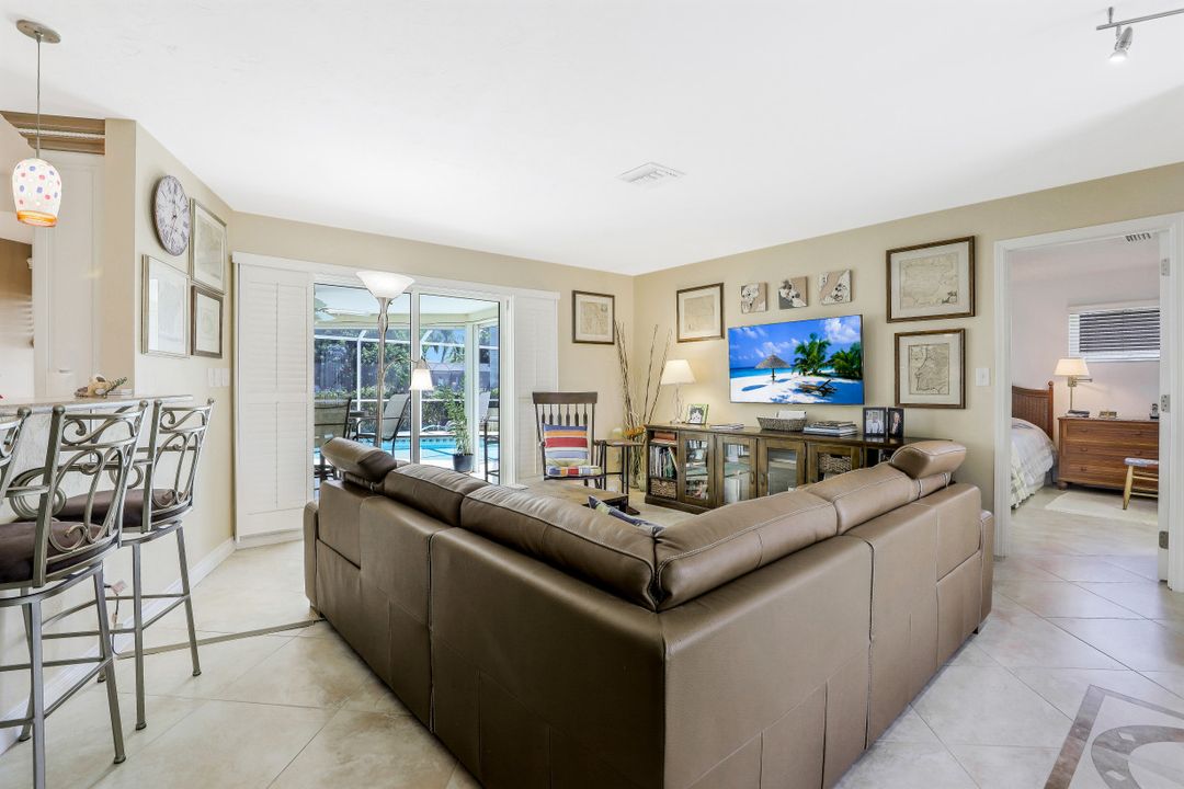 1927 SE 10th St, Cape Coral, FL 33990