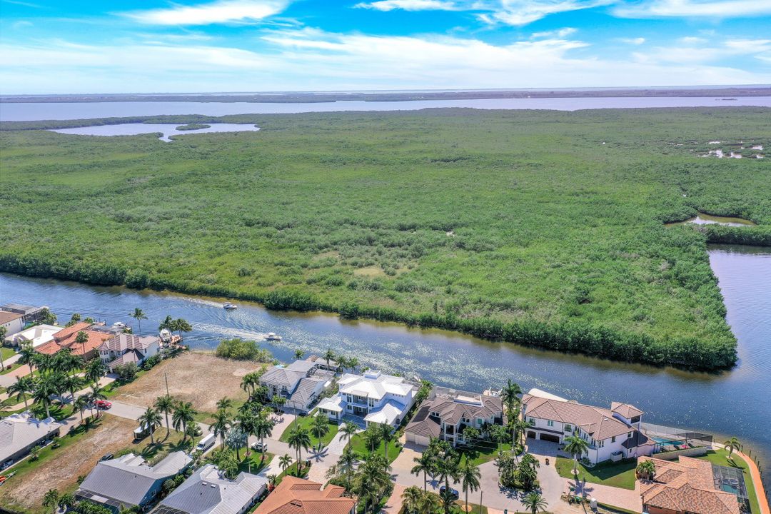 5210 SW 28th Pl, Cape Coral, FL 33914