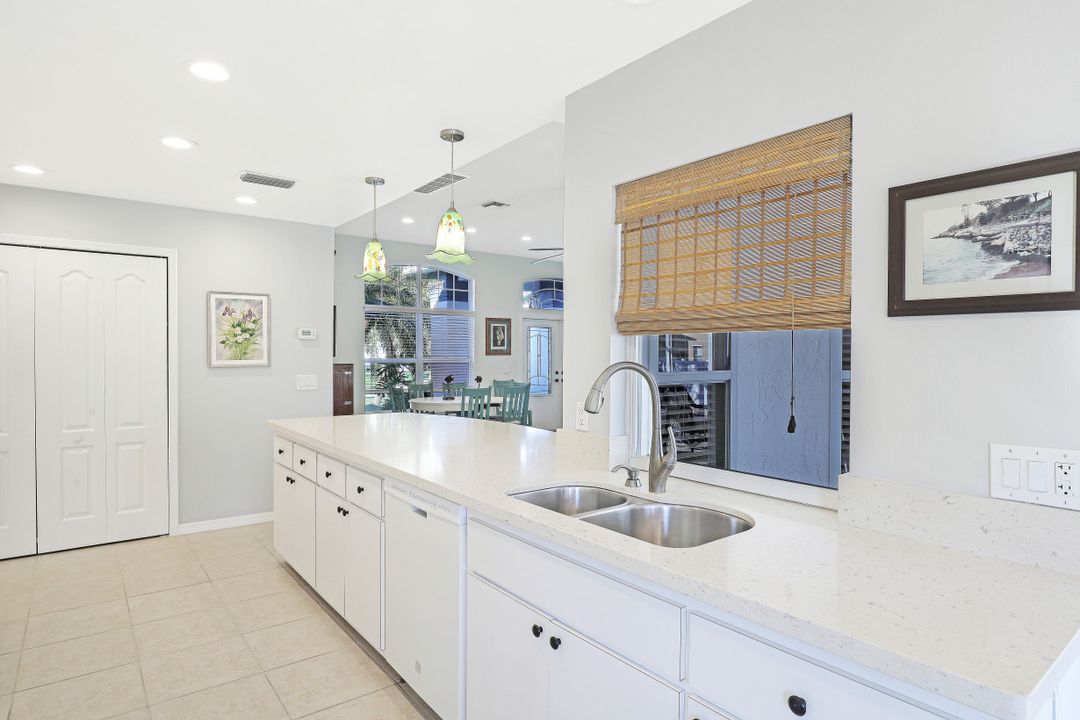 2710 SW 37th St, Cape Coral, FL 33914