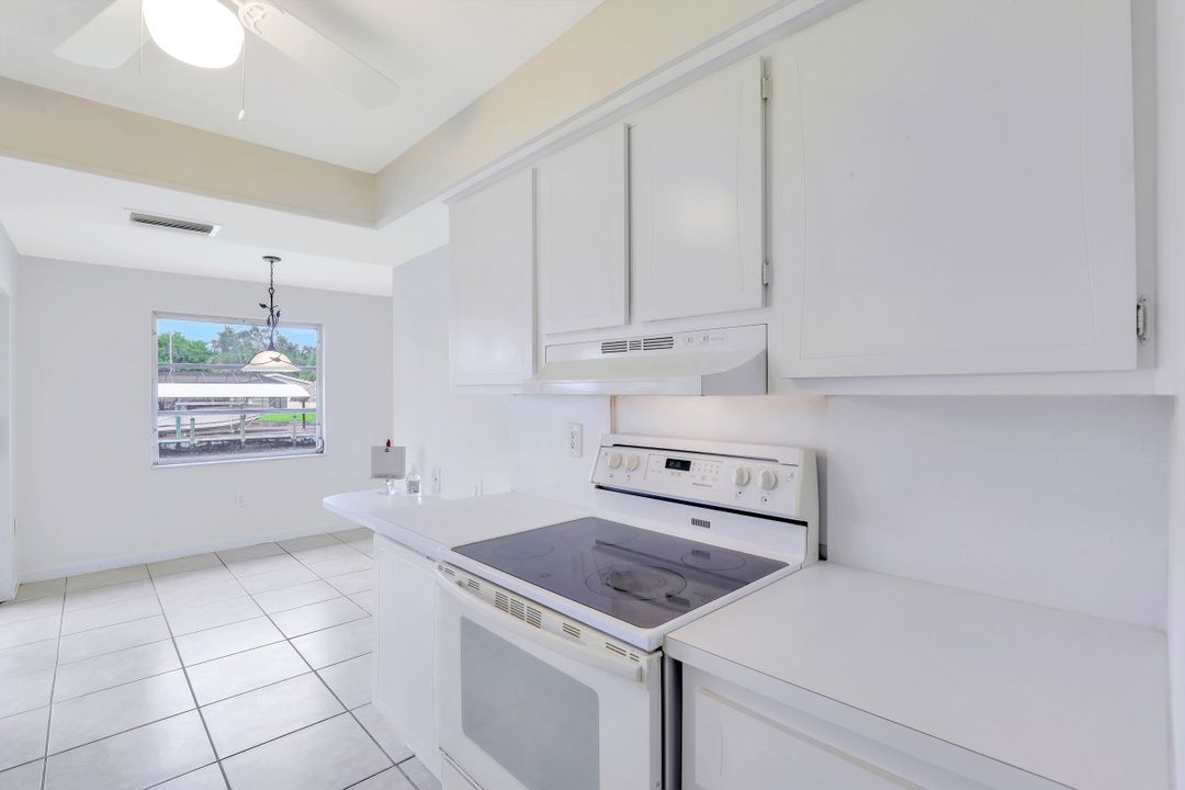 825 Lucerne Pkwy, Cape Coral, FL 33904