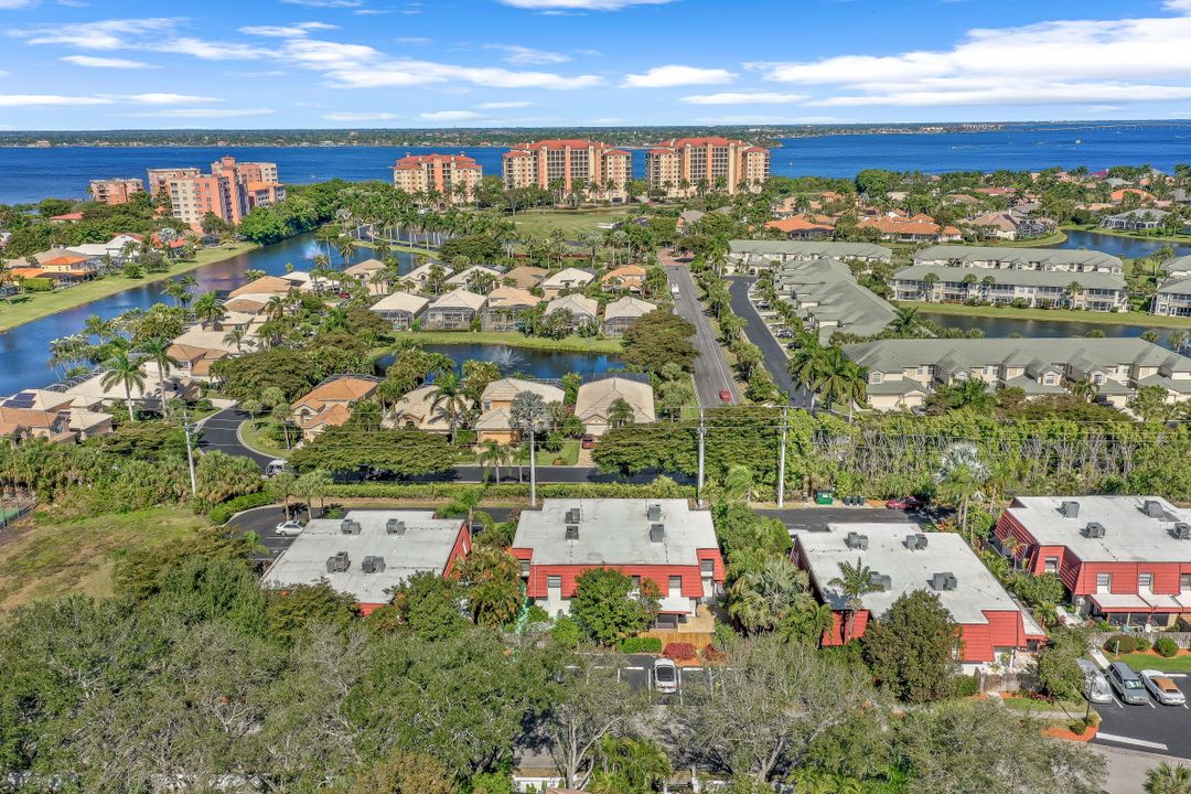 10931 Meadow Lark Cove Dr, Fort Myers, FL 33908