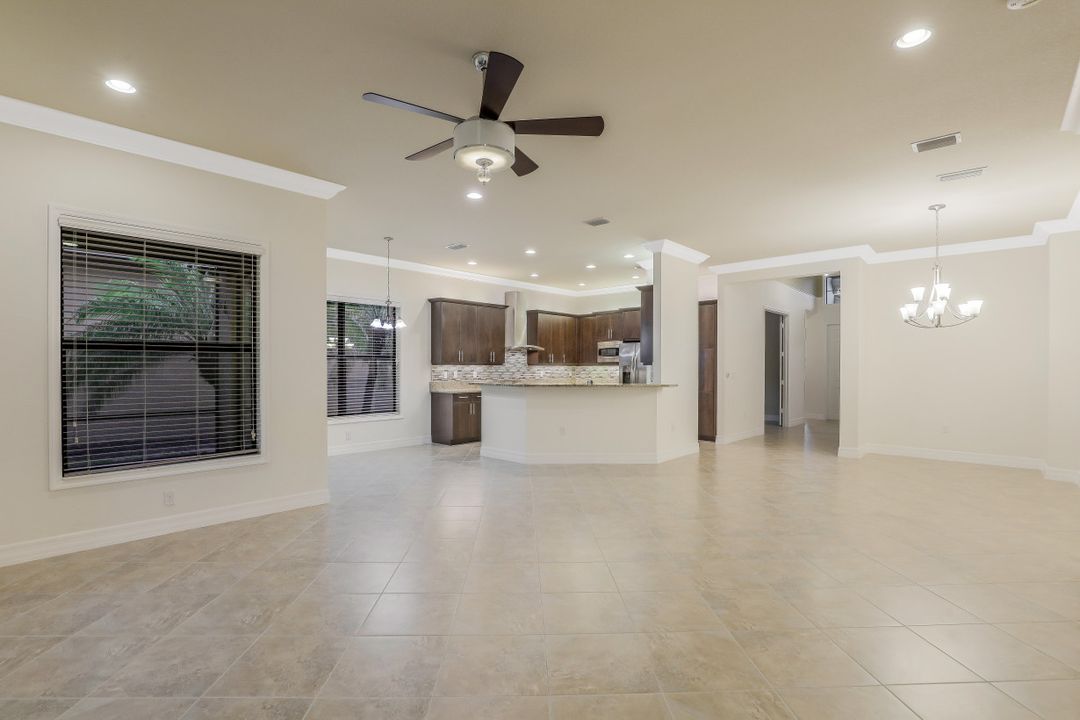 3192 Pacific Dr, Naples, FL 34119