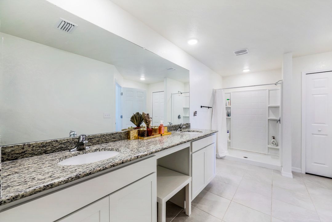 117 NW 27th Pl, Cape Coral, FL 33993