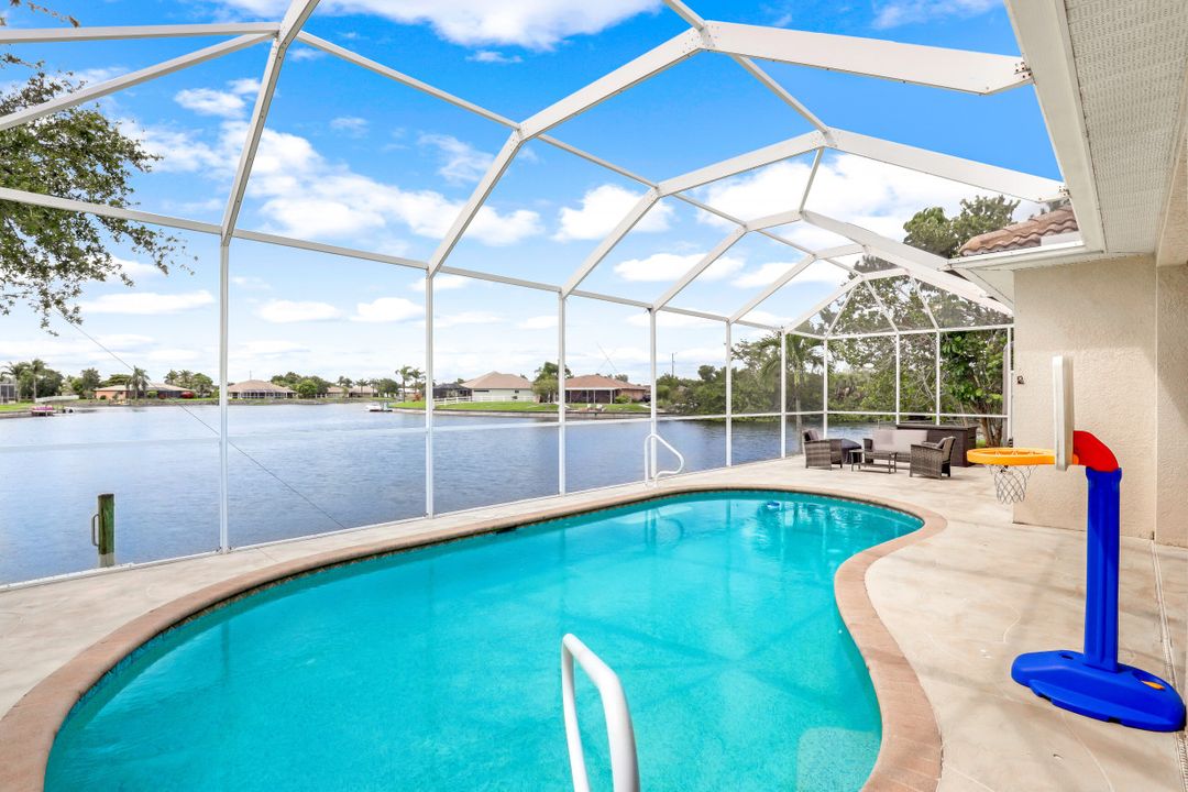 118 NE 21st Ave, Cape Coral, FL 33909