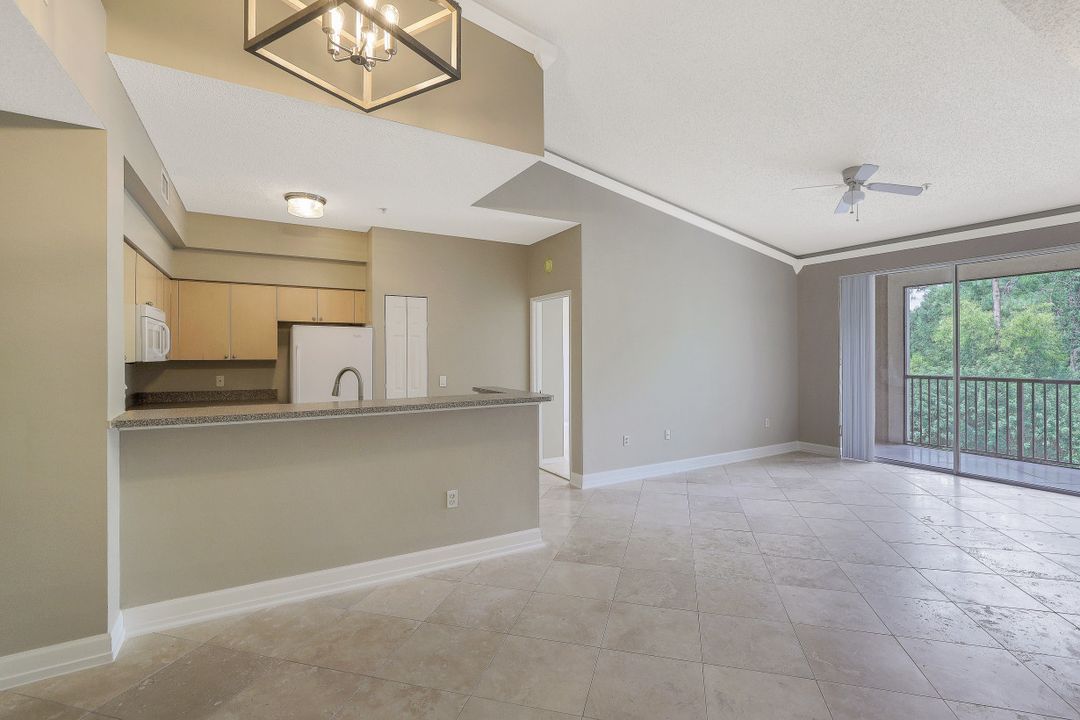 1150 Reserve Way #303, Naples, FL 34105