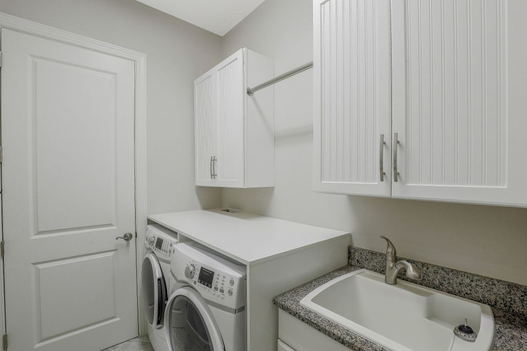 9392 Rapallo St, Naples, FL 34119