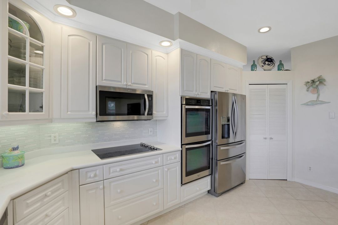 450 Spinnaker Dr, Marco Island, FL 34145