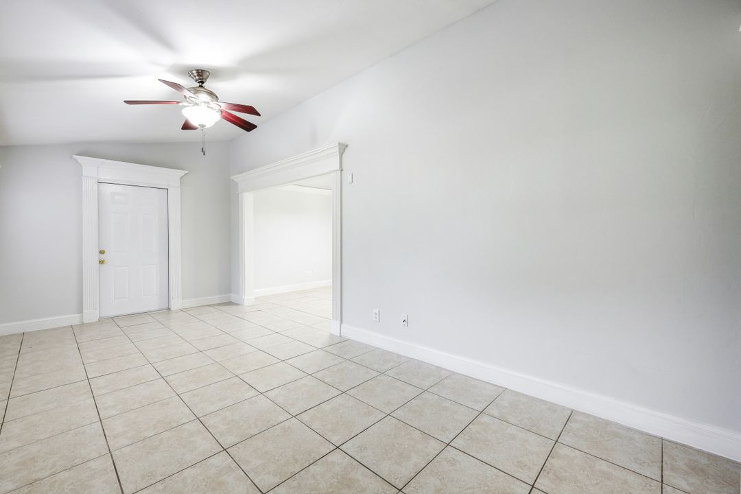 412 Gleason Pkwy, Cape Coral, FL 33914