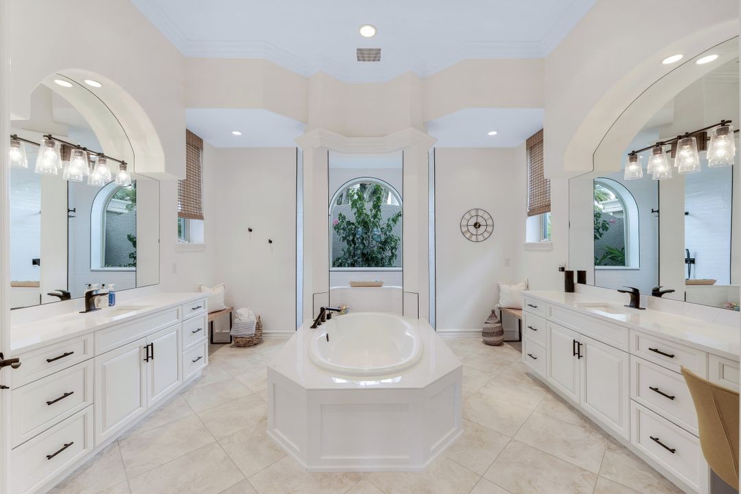 22240 Wood Run Ct, Bonita Springs, FL 34135