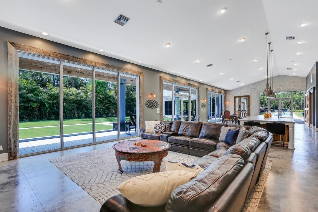 4441 5th Ave NW, Naples, FL 34119