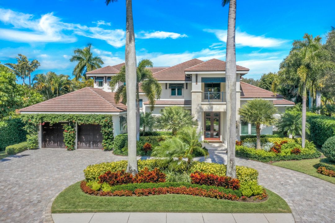 569 Neapolitan Way, Naples, FL 34103