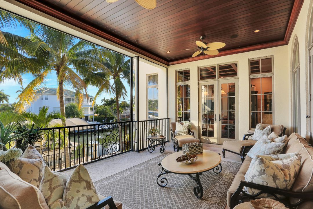 172 Seabreeze Ave, Naples, FL 34108