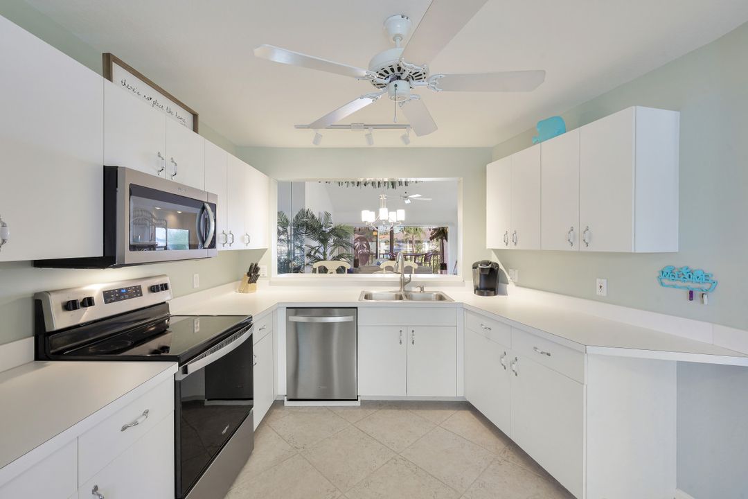 452 Belina Dr #1302, Naples, FL 34104