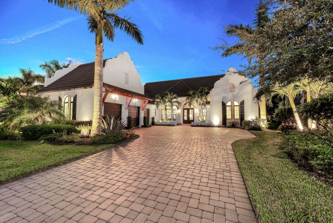 3244 Tavolara Ln, Naples, FL 34114