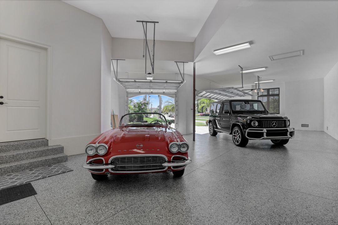 961 Snowberry Ct, Marco Island, FL 34145