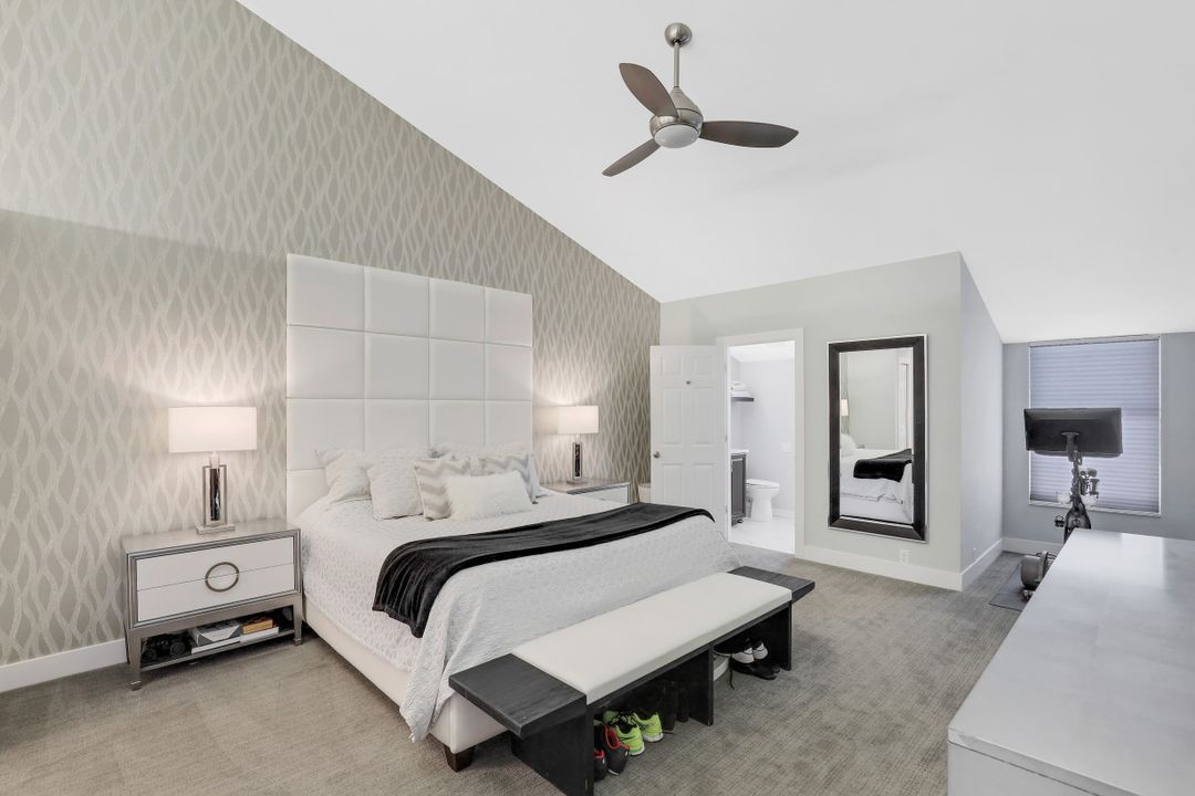 6060 Autumn Oaks Ln, Naples, FL 34119