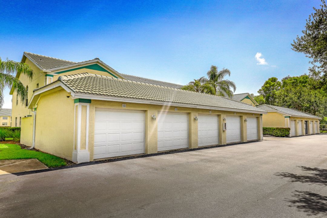 4910 Cougar Ct N #1-101, Naples, FL 34109